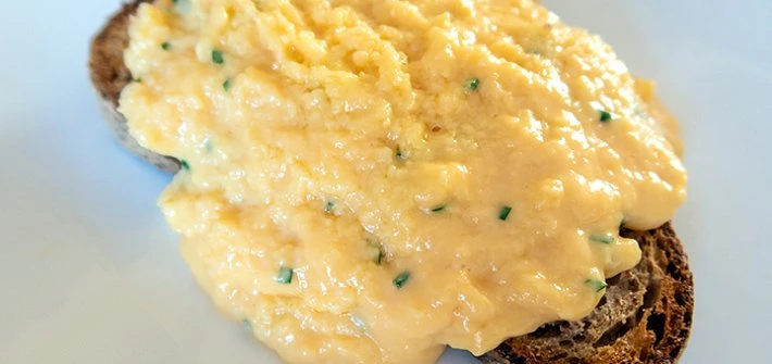 Creamy scrambled eggs