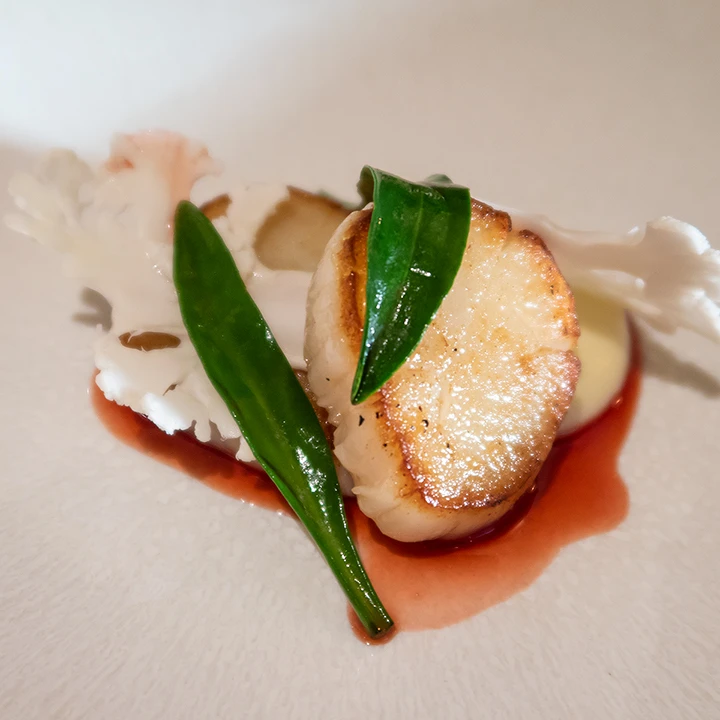 Scallops with strawberry and verjus